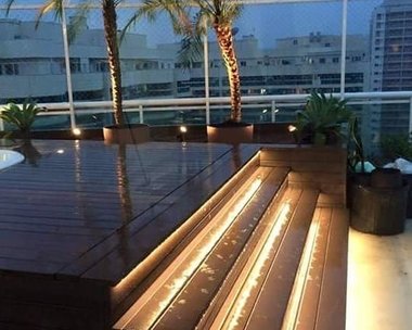 Deck ecológico com estrutura de alumínio